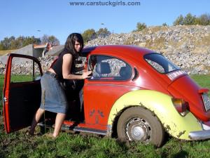 DVD 015 - Denise in "The Bug-Stuck + The Offroad-Test"